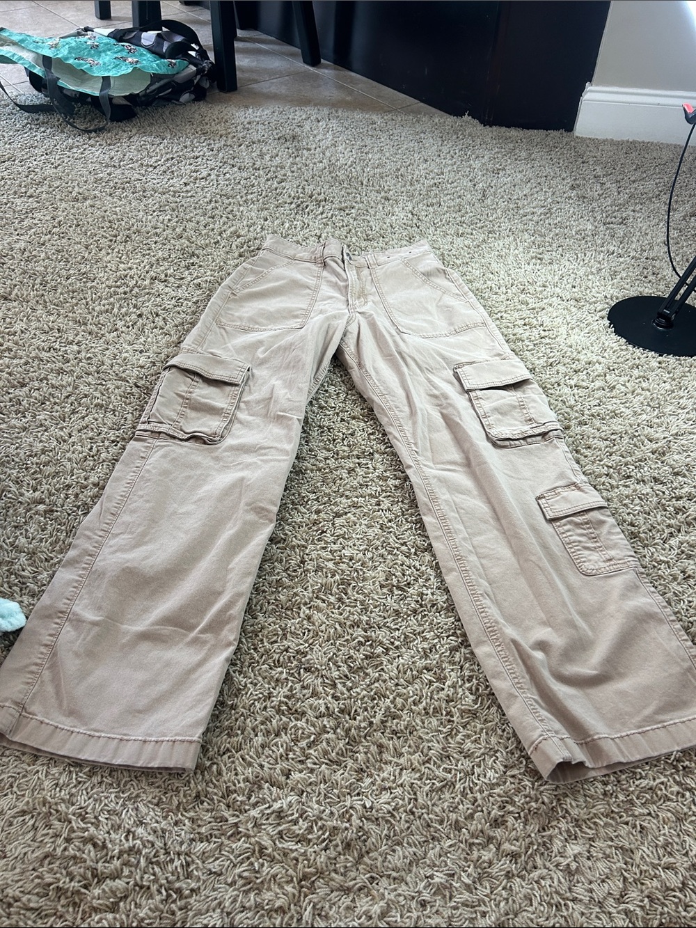 Hollister Ultra High-Rise Cargo Pants in Light Brown